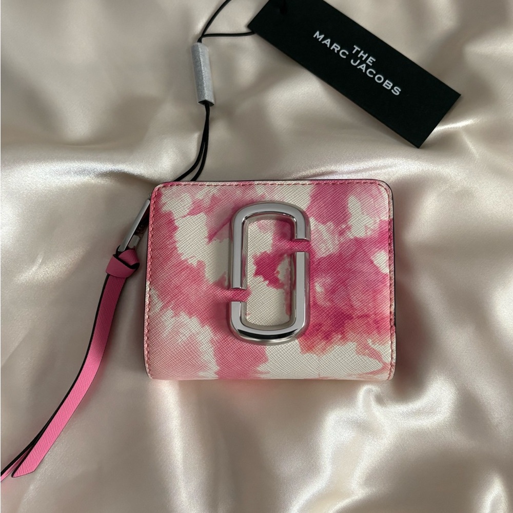 🎉 Marc Jacobs Tie-Dye Compact Wallet - Picture 6 of 6